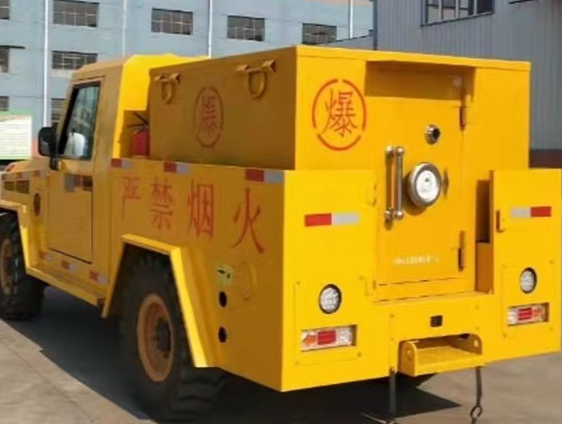 岫岩凯龙爆破器材运输车：保障爆破任务的安全运行