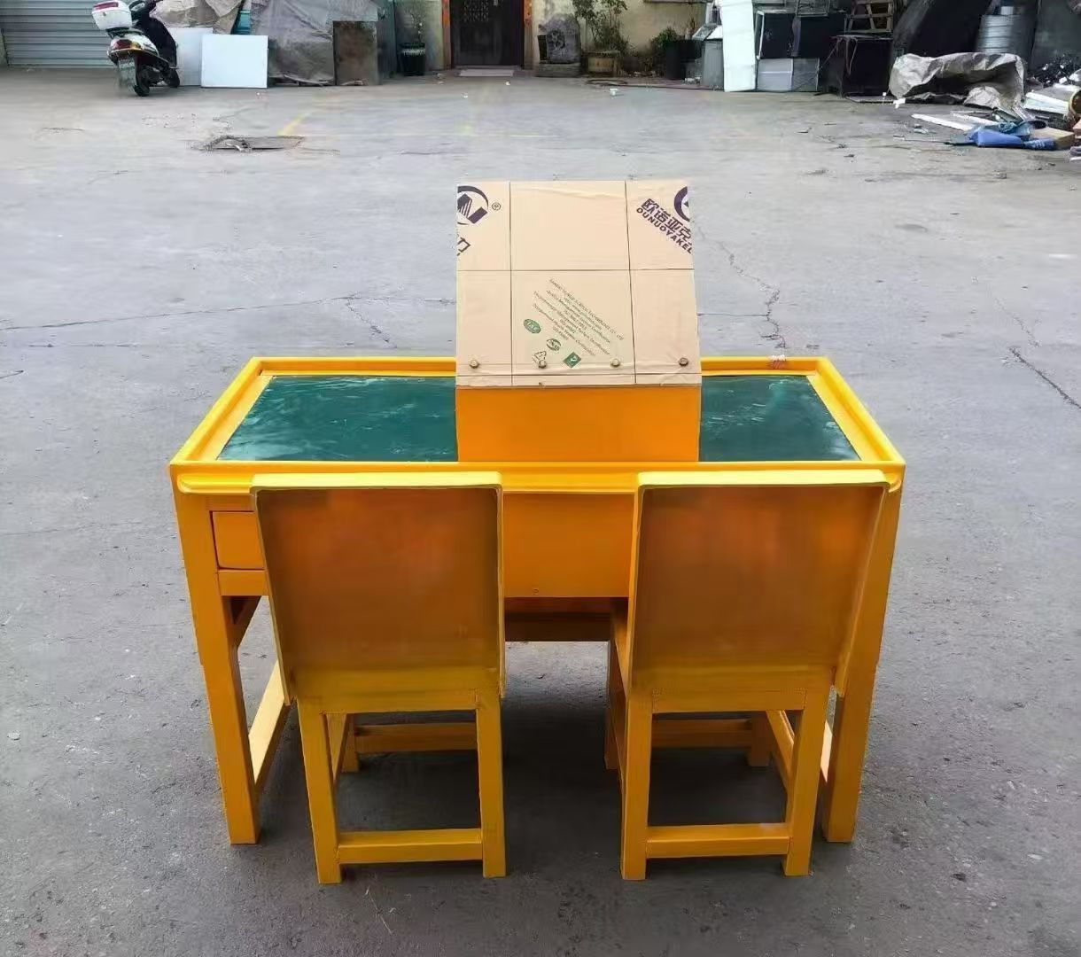 岫岩防静电导通桌井下煤矿火工品发放桌：危险品流转的安全守护者